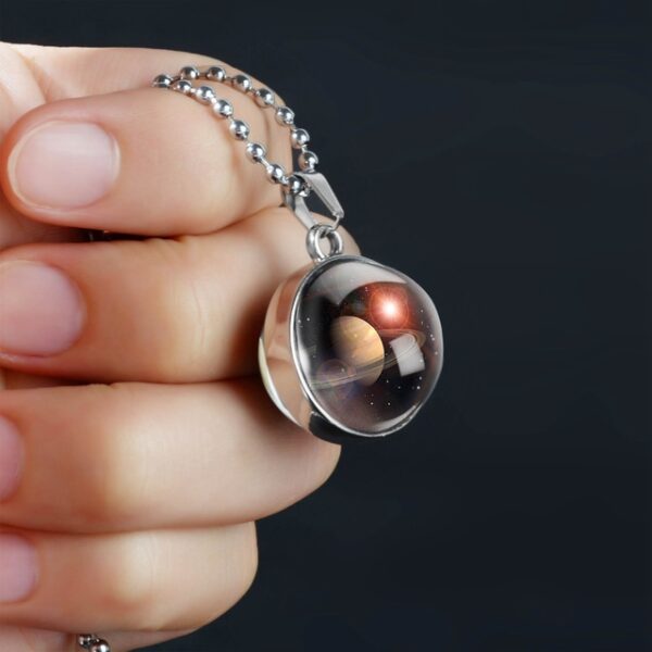 Collar Saturno con Anillos