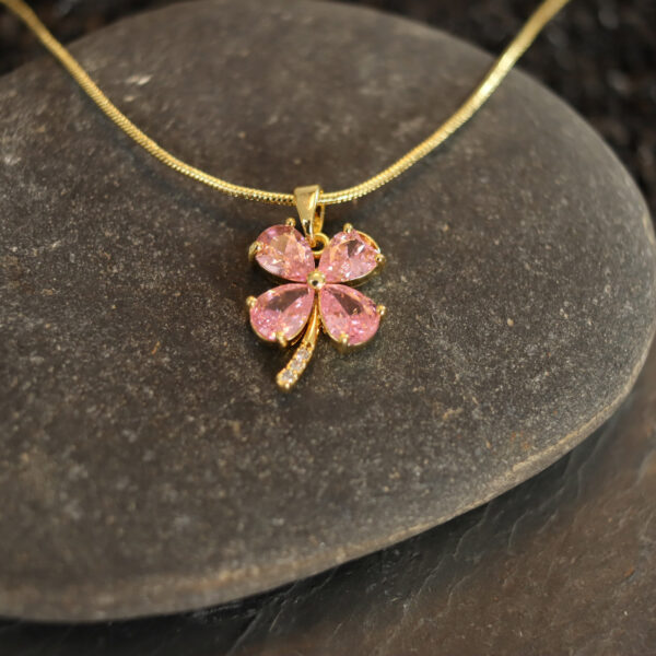 Collar Trebol
