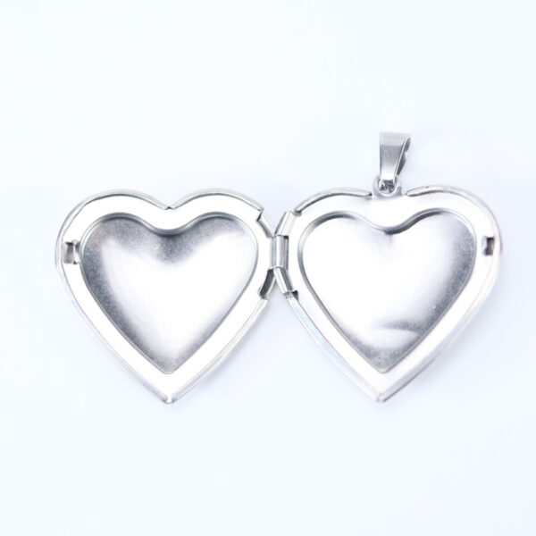 Relicario Corazón Plateado Personalizado - Imagen 4