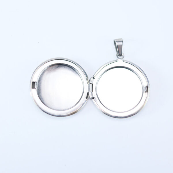 Relicario Circular Plateado Personalizado - Imagen 6