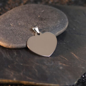 PLACA CORAZÓN PLATEADO